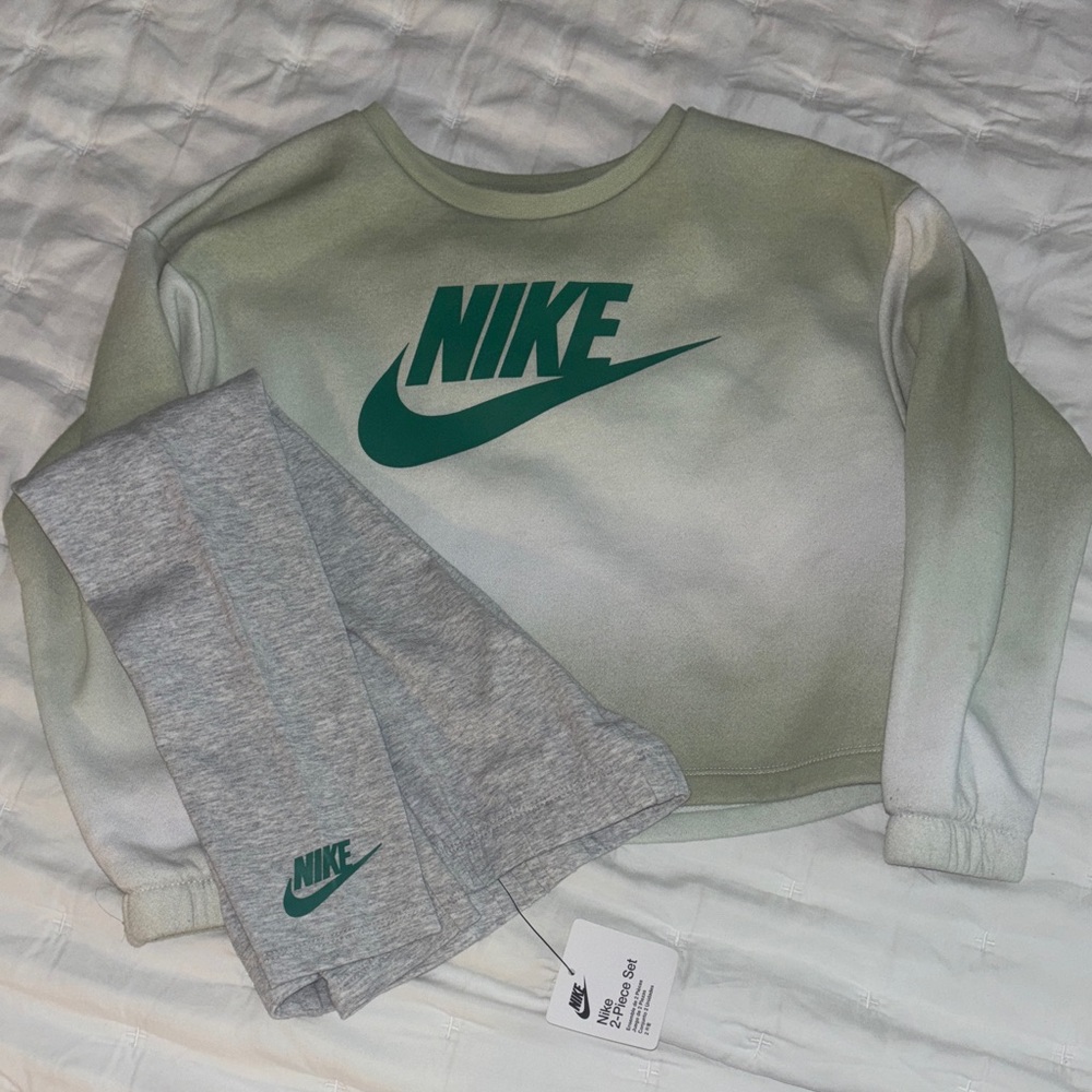 Nike Ombre Green and Gray Set